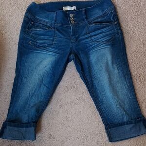 No Boundaries Women's Blue Jeans Capri Style Large Belt Size 13